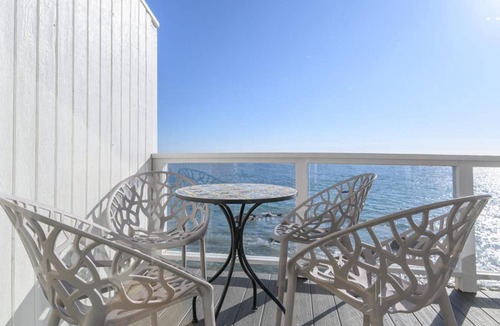 Central Malibu House | Stay Gia Luxury Beachfront 1 Bedroom Condo In Malibu