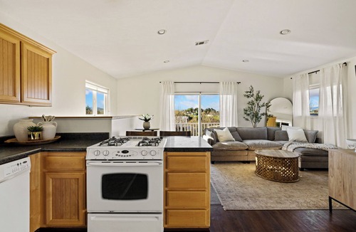 San Luis Obispo House | Stay Hacienda - 2br 1B Modern Farmhouse Style in Wine Country