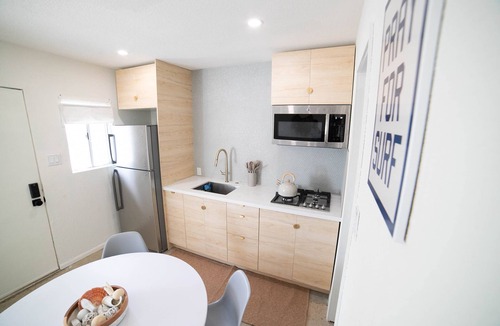 Silver Strand House | Stay in the charming SilverStrand neighborhood, 2 min walk to the sand-dogs ok!