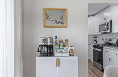 Riviera - Westchester House | Stay in this Downtown Cottage