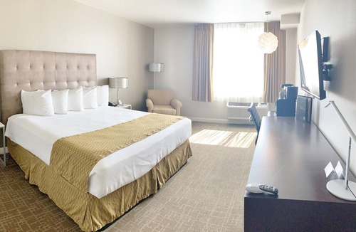Torrance Hotel | Stay Near Torrance Beach w/Fitness Center and Easy Access to LAX