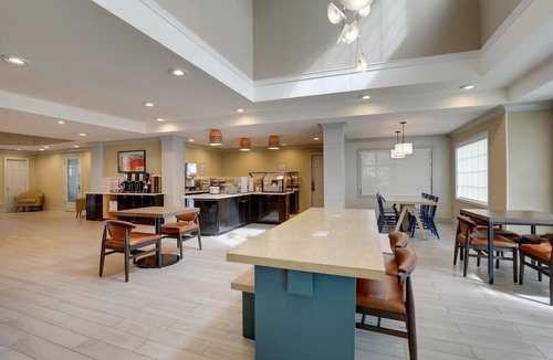 San Jose Hotel | Stay with Free Daily Breakfast! Minutes to Levi's Stadium