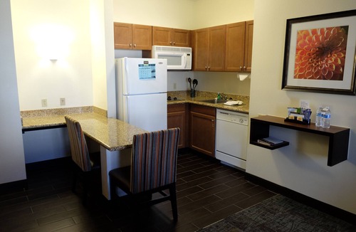 Lake Forest Hotel | Staybridge Suites Lake Forest by IHG