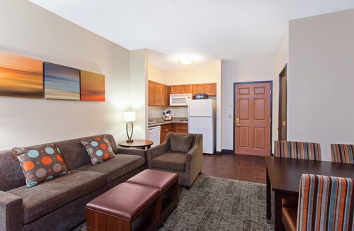 Lake Forest Hotel | Staybridge Suites Lake Forest by IHG