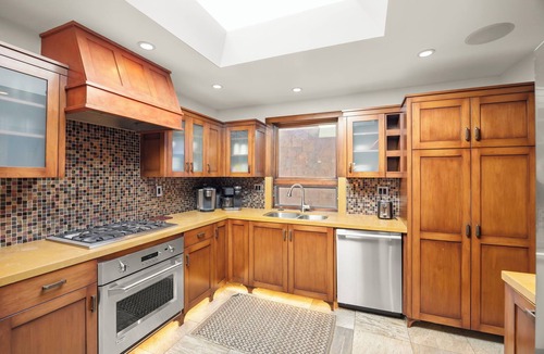 Hollywood House | Steps from the Sand – 4BR/3BA Silverstrand Beach House with Ocean Views, Patios