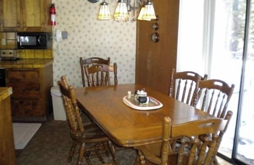 Tahoe Paradise Cabin | Steps from Upper Truckee River 15 Min to Heavenly