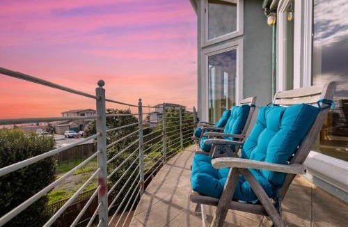 El Granada House | Steps to Beach and Amazing Ocean Views - Miramar Home