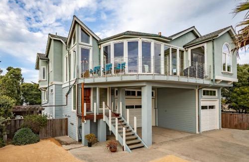 El Granada House | Steps to Beach and Amazing Ocean Views - Miramar Home