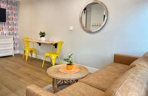 Huntington Beach Bed & Breakfast | Steps To Beach, Main St, Pac City | BBQ | Firepit