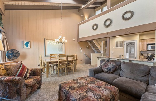 Tahoe Meadows Condo | Steps to Beach | Views | Shared Pool & Hot Tub
