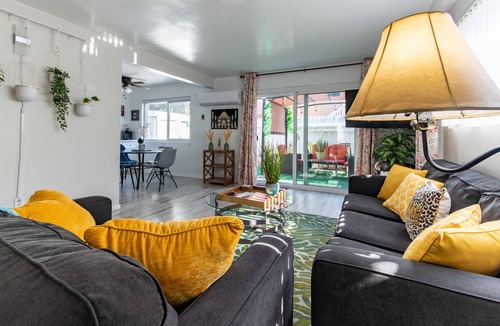 Bixby Knolls House | Steps to Dine & Shop, 2 Beds & 2 Baths, Garage Parking & Patio