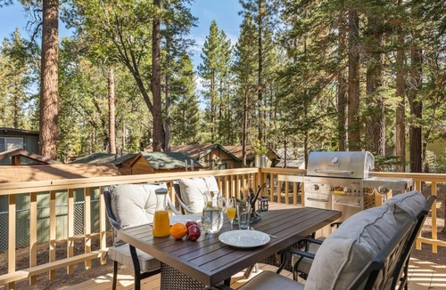 Big Bear Lake House | Storybook Cottage Near Slopes