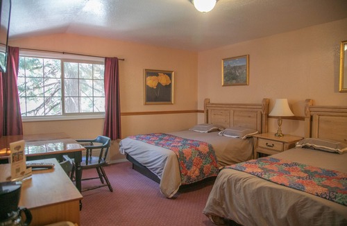 Strawberry Hotel | Strawberry Inn