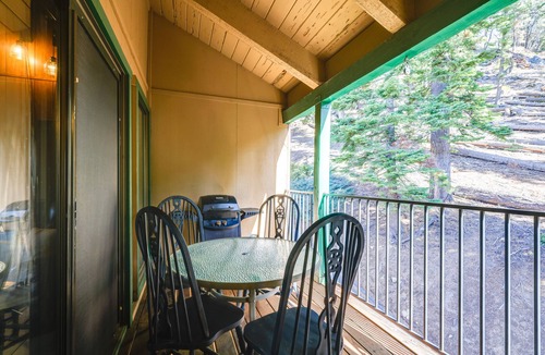 Pinecrest House | Strawberry Townhouse: Walk to Leland Snowplay!