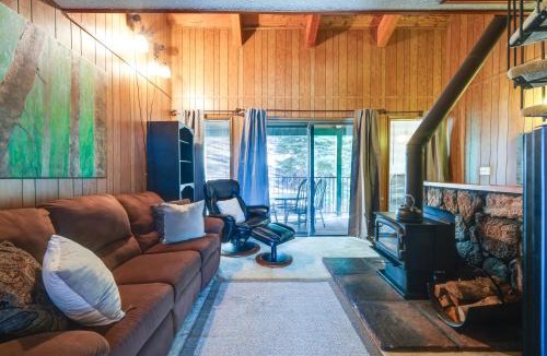 Pinecrest House | Strawberry Townhouse: Walk to Leland Snowplay!