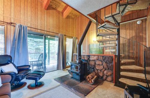 Pinecrest House | Strawberry Townhouse: Walk to Leland Snowplay!