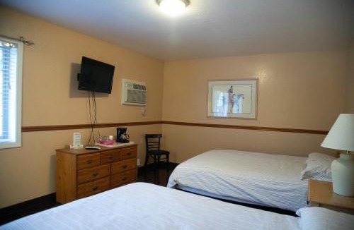 Strawberry Hotel | StrawberryInn River Front Resort