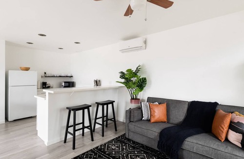 Desert Hot Springs Apartment | Striking Black & White Apt w Gated Entrance & Yard