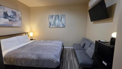 Beverly Grove Apartment | Studio 1 - Comfortable Guest Studio by Cedars-Sinai, Beverly Center and Beverly Hills