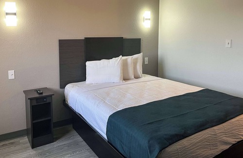 Delano Hotel | Studio 6 Suites Delano, CA