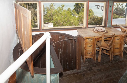 Pacific Palisades House | Stunning 1930s Mediterranean with Stunning Ocean Views, Fully-Equipped.