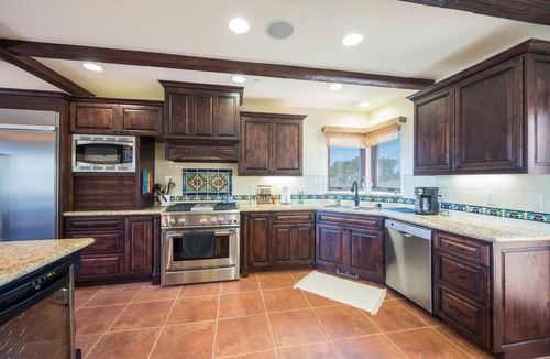 Happy Hill House | Stunning 3 bed/2.5 bath Mediterranean Villa with FABULOUS Ocean Views!