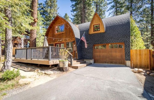Incline Village House | Stunning Canoe-Frame Cabin with Private Hot Tub near Lake Tahoe Beaches in Incline Village, Nevada
