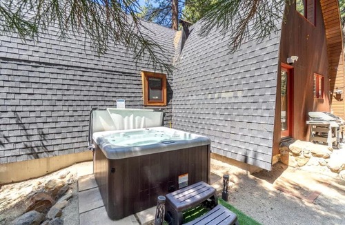 Incline Village House | Stunning Canoe-Frame Cabin with Private Hot Tub near Lake Tahoe Beaches in Incline Village, Nevada