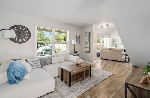 Palmdale House | Stunning Cozy Smart home with Tesla Charger!