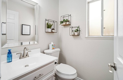 Palmdale House | Stunning Cozy Smart home with Tesla Charger!
