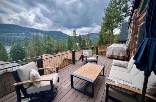Truckee House | Stunning Lake Views, Hot Tub, & Two Living Rooms