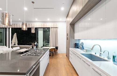 Melrose Villa | Stunning Modern Villa Pool Jacuzzi