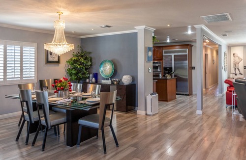 Ladera Heights House | Stunning, Pvt Lux Home-Modern Vibe-King Bed, Jacuzzi, Fire Pit, BBQ, Much More!
