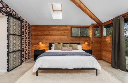 Oakhurst House | Stunning views Hot tub Games 5BR Sleeps 14