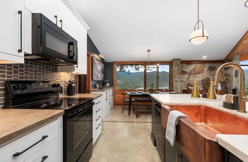 Oakhurst House | Stunning views | Hot tub | Games | 5BR Sleeps 14