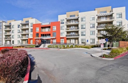 Campbell Condo | Stylish 1BR Condo at Revere with Pool