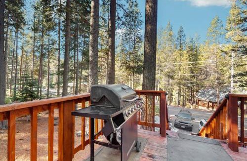 Tahoe Paradise House | Stylish alpine escape with deck hot tub grill fireplace & washer&dryer