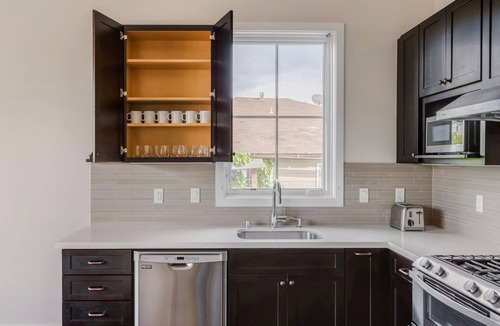 Downtown Burlingame Apartment | Stylish Burlingame 2BR w/Laundry & A/C, nr Dining, by Blueground