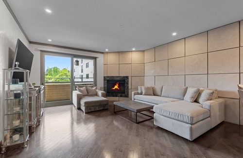 West Los Angeles Apartment | Stylish Westwood Condo | Near UCLA & Century City