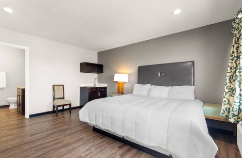 Ridgecrest Hotel | Suburban Studios Ridgecrest near China Lake Naval Station