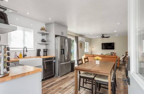 Oakhurst Cottage | Sugar Pine Cottage I KINGS Yosemite & Bass Getaway