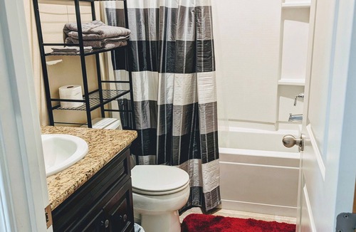 Clovis Apartment | Suite #1 Full Private Apartment - Newly Renovated
