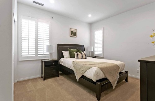Irvine House | Summer Breeze on Hanging Garden
