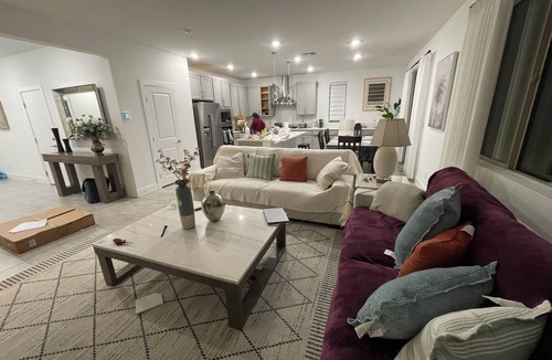 Sovana House | SUMMER DEAL ! Spacious 6-Bedroom Villa Near the Las Vegas Strip Sleeps up to 14