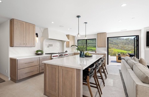Western Malibu House | SUMMER RENTAL THROUGH 7/5! New Remodel. 5BR/5BA Malibu house with beach access