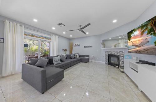 Las Vegas House | Summerlin Private Buddha Estate Resort - Pool, Spa, Sauna, Game Room, Basket ball, Mini golf, Gym