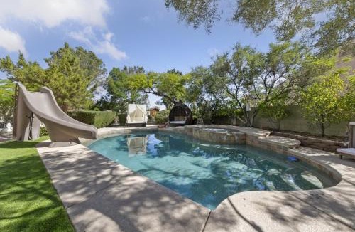 Las Vegas House | Summerlin Private Buddha Estate Resort - Pool, Spa, Sauna, Game Room, Basket ball, Mini golf, Gym