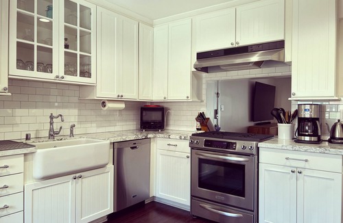 Ocean Park Condo | Sun-Filled Luxury Upper Condo, 10-Min Walk To Beach