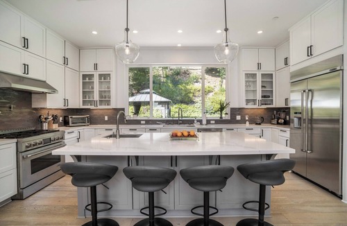 Tarzana House | Sunning Spacious Contemporary 5-bedroom house in lovely Tarzana