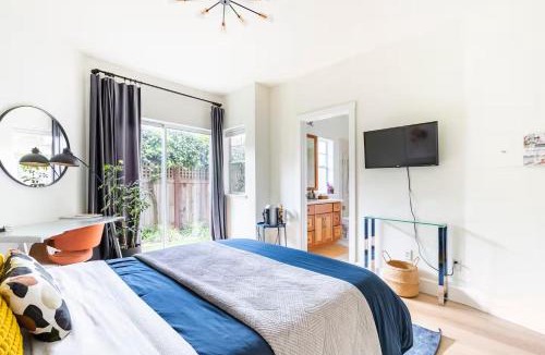 Fillmore District House | Sunny Central SF Suite with private bathroom and yard